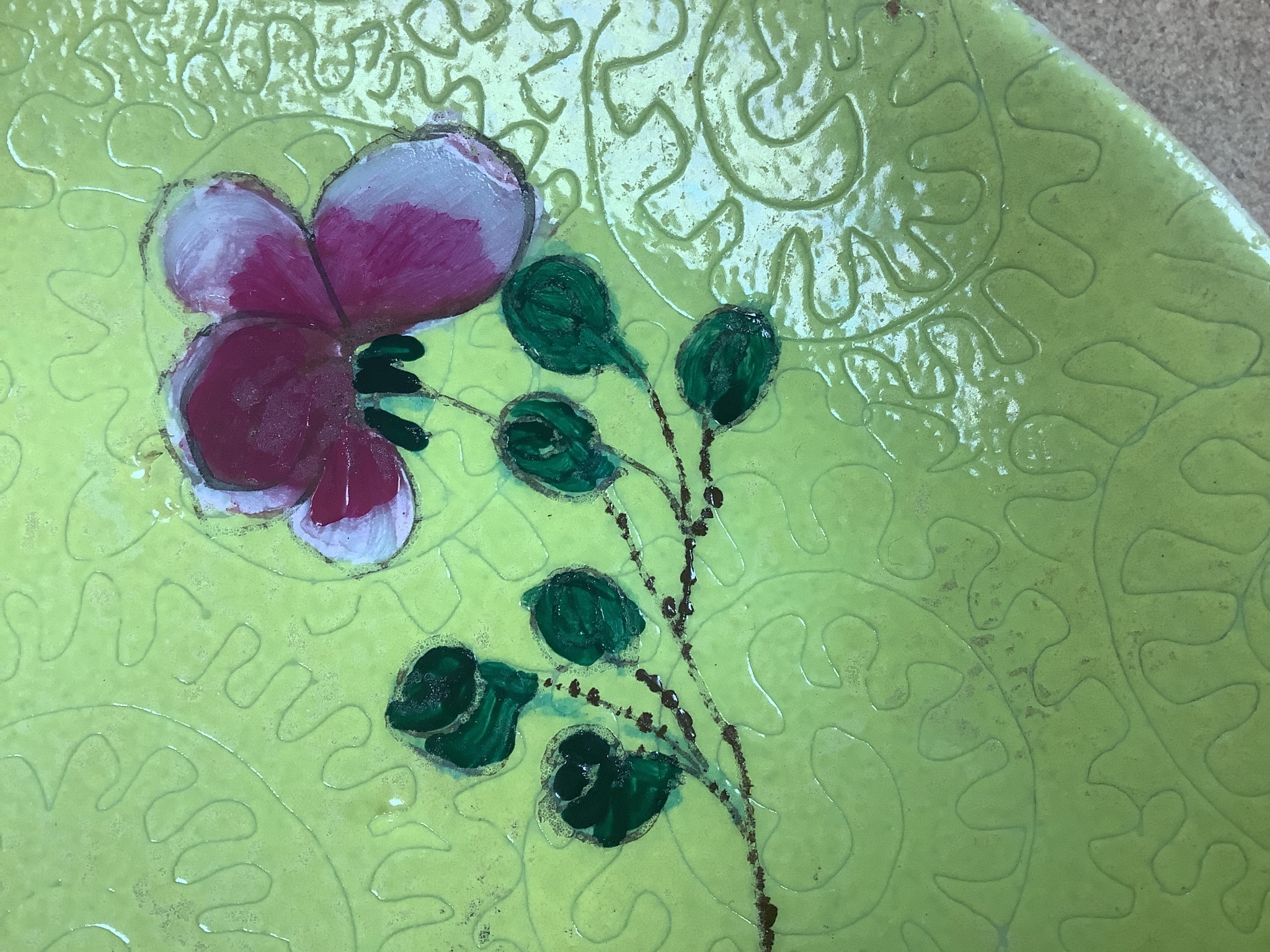 A late 19th century Chinese famille rose dish, 19.5cm diameter